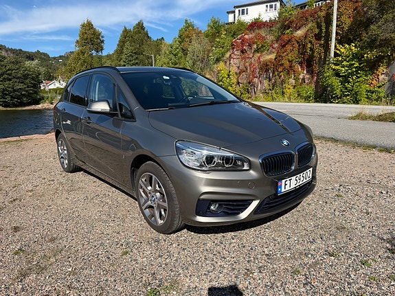 BMW 225xe 13 of 30