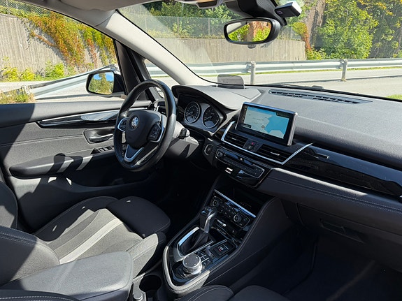 BMW 225xe 29 of 30