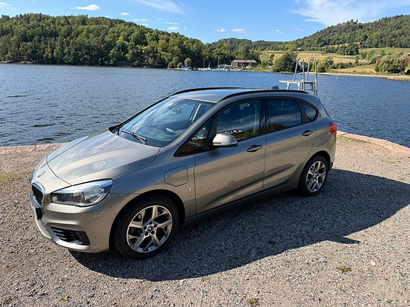 BMW 225xe 3 of 30