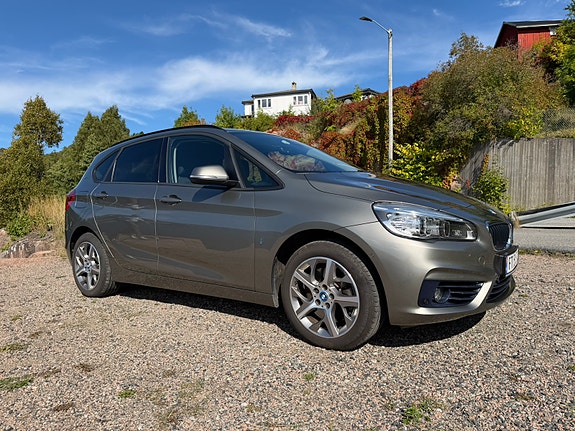 BMW 225xe 12 of 30