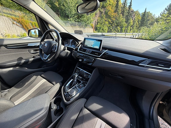 BMW 225xe 28 of 30