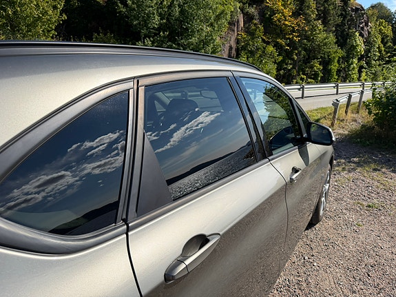 BMW 225xe 24 of 30
