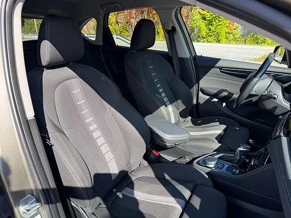 BMW 225xe 27 of 30