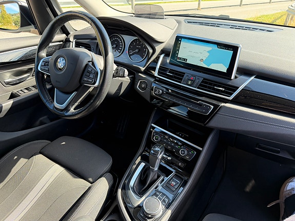 BMW 225xe 30 of 30