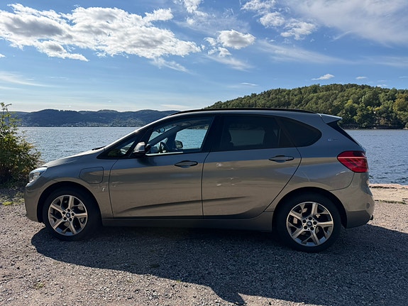 BMW 225xe 4 of 30