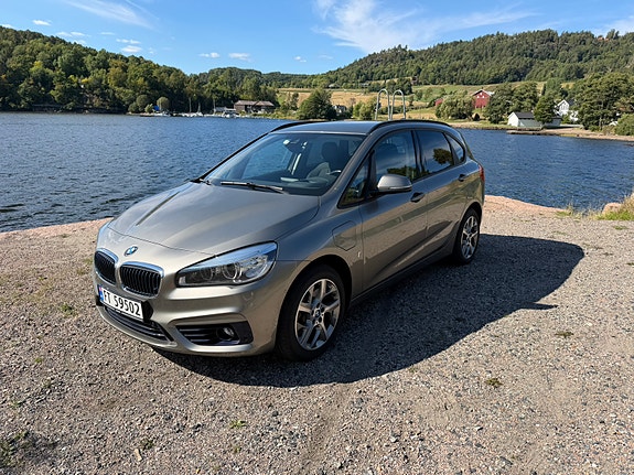 BMW 225xe 2 of 30