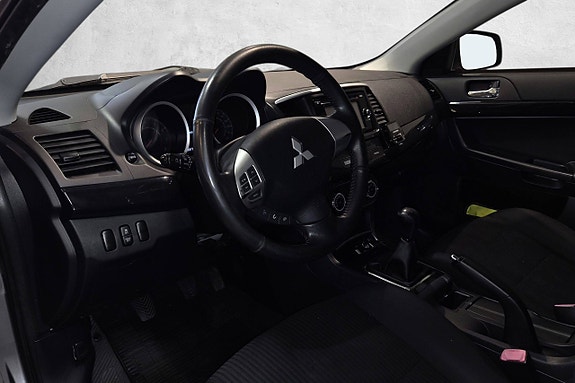Mitsubishi Lancer 15 of 27