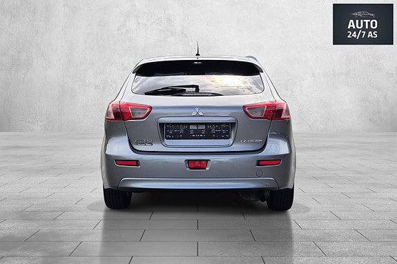 Mitsubishi Lancer 12 of 27