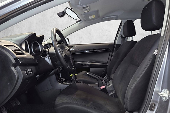 Mitsubishi Lancer 16 of 27