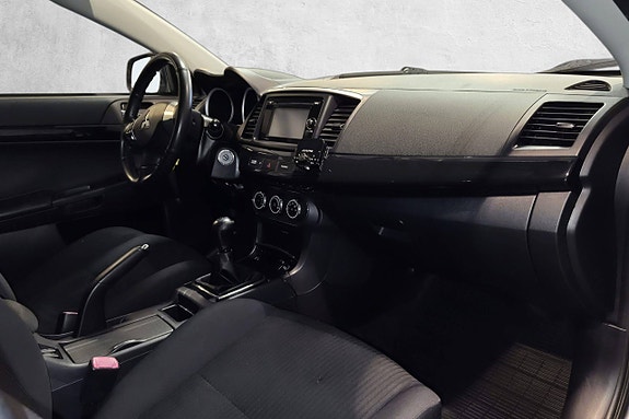 Mitsubishi Lancer 17 of 27