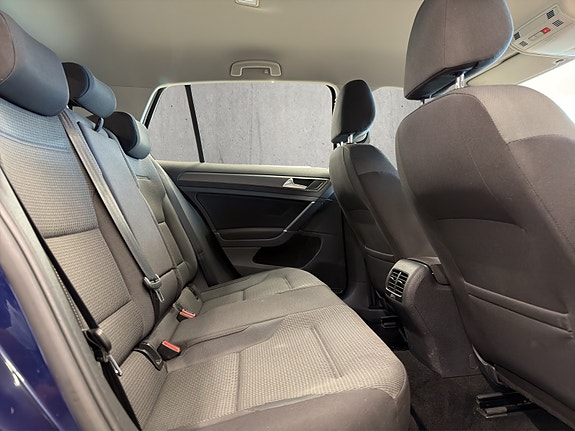 Volkswagen e-Golf VII 10 of 19