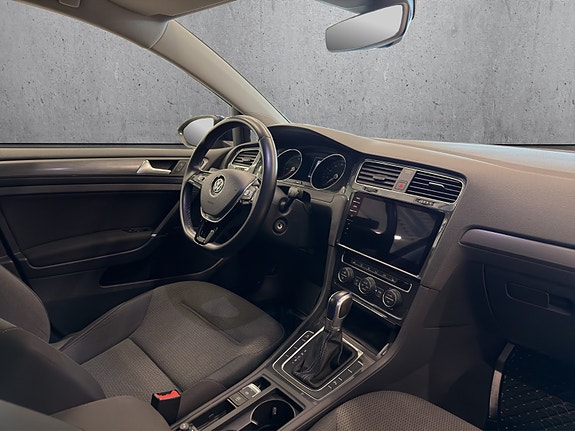 Volkswagen e-Golf VII 11 of 19