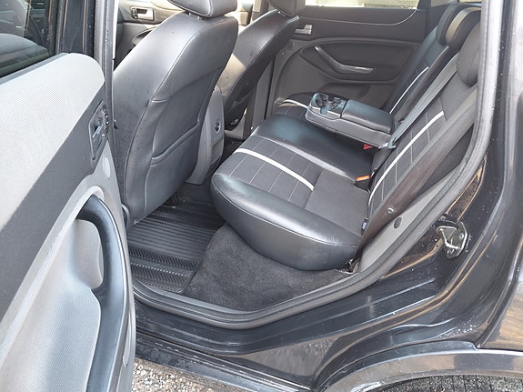 Ford Kuga 10 of 29