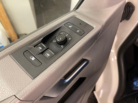 Volkswagen Transporter 13 of 27