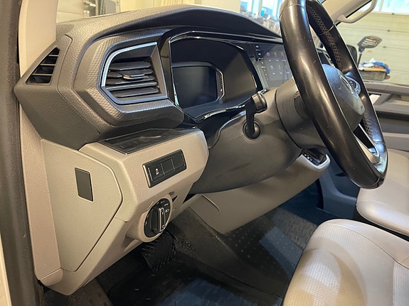 Volkswagen Transporter 14 of 27