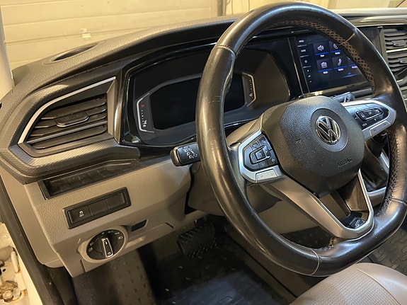 Volkswagen Transporter 12 of 27