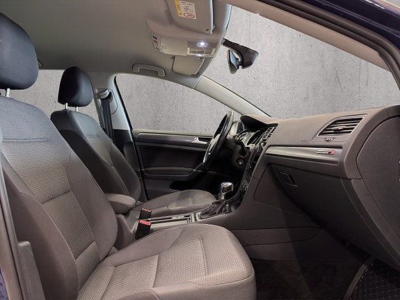 Volkswagen e-Golf VII 10 of 20