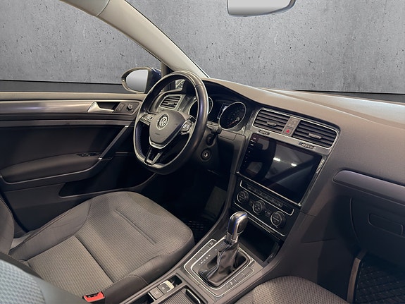 Volkswagen e-Golf VII 12 of 20