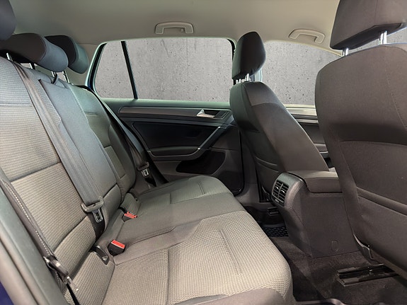 Volkswagen e-Golf VII 11 of 20
