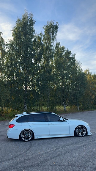 BMW 320d 4 of 12
