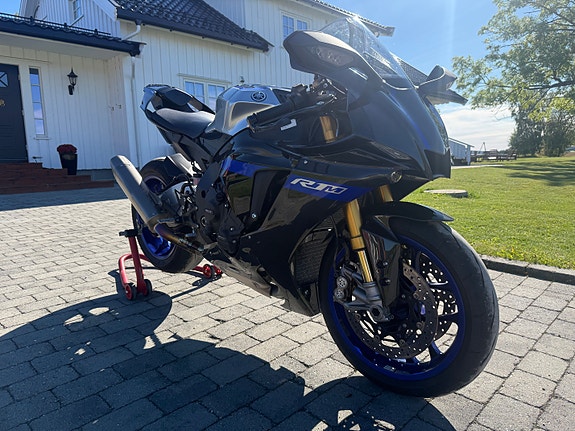 Yamaha YZF-R1 3 of 10