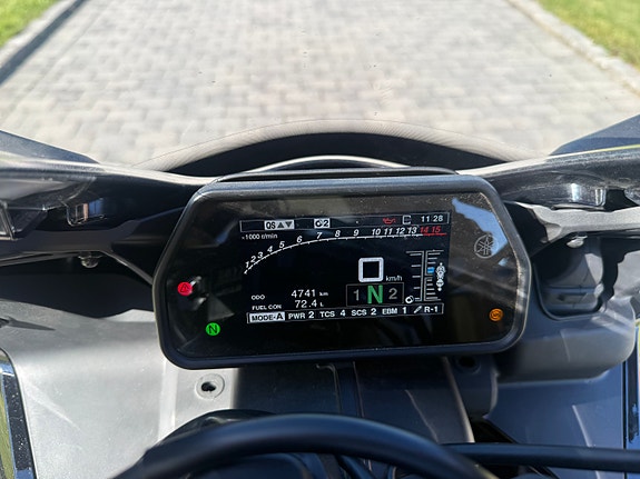 Yamaha YZF-R1 9 of 10