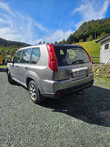 Nissan X-Trail 3 of 11