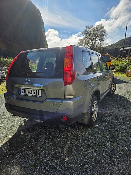 Nissan X-Trail 4 of 11
