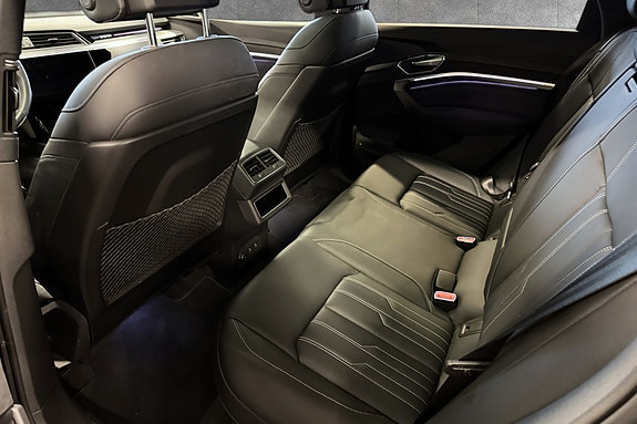 Audi e-tron 15 of 18