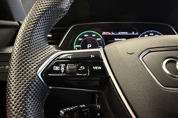 Audi e-tron 7 of 18