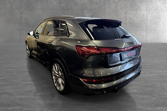 Audi e-tron 3 of 18