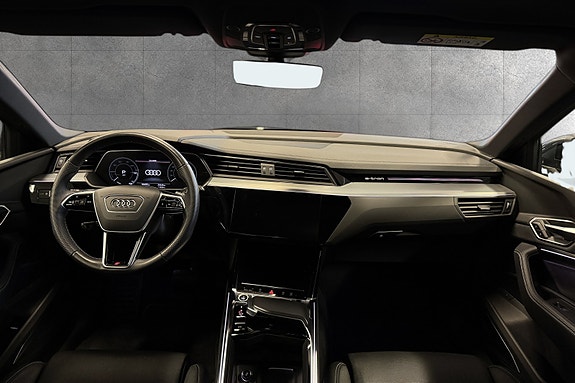 Audi e-tron 16 of 18