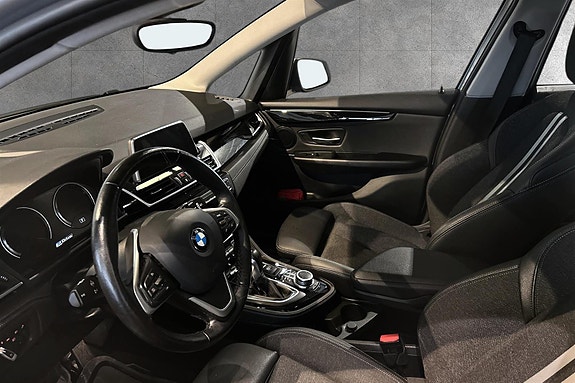 BMW 225xe 7 of 15