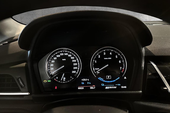 BMW 225xe 10 of 15