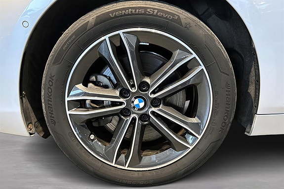BMW 225xe 13 of 15
