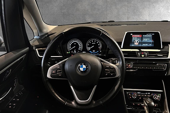 BMW 225xe 8 of 15
