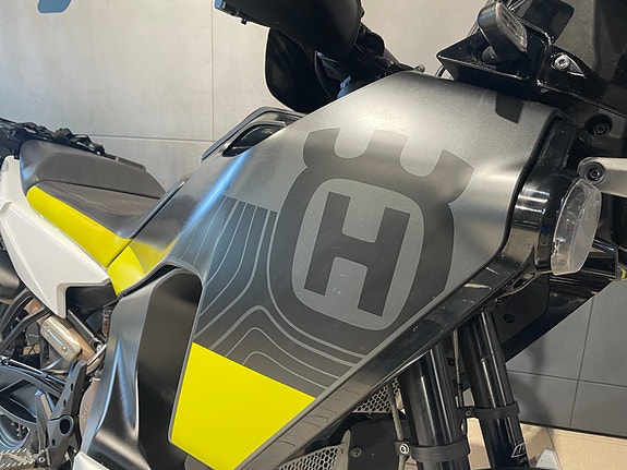 Husqvarna Norden 901 6 of 17