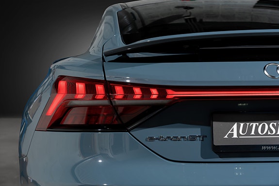Audi e-tron GT 11 of 30