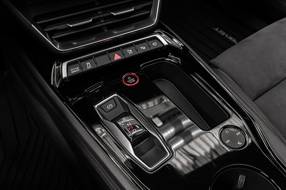 Audi e-tron GT 27 of 30