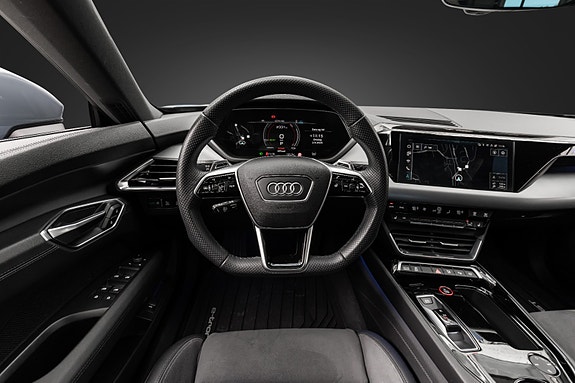 Audi e-tron GT 16 of 30