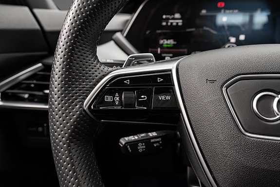 Audi e-tron GT 18 of 30