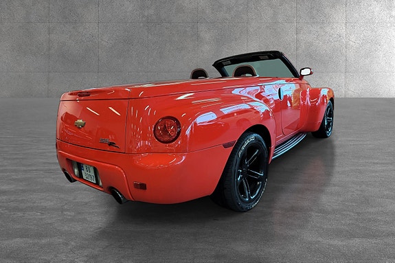 Chevrolet SSR 2 of 15