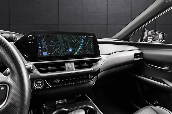 Lexus UX250h 20 of 30