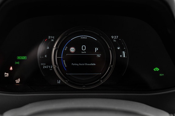 Lexus UX250h 18 of 30