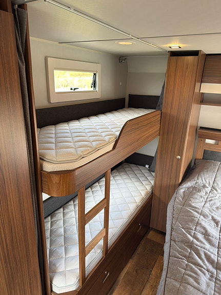 Polar Polar 590 BK 2020 – familievogn med Alde gulvvarme og Kampa 330 lufttelt 10 of 22