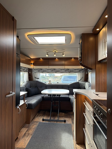 Polar Polar 590 BK 2020 – familievogn med Alde gulvvarme og Kampa 330 lufttelt 19 of 22