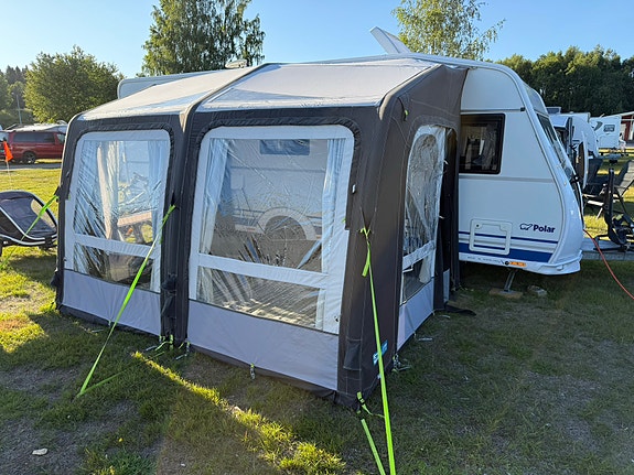 Polar Polar 590 BK 2020 – familievogn med Alde gulvvarme og Kampa 330 lufttelt 5 of 22