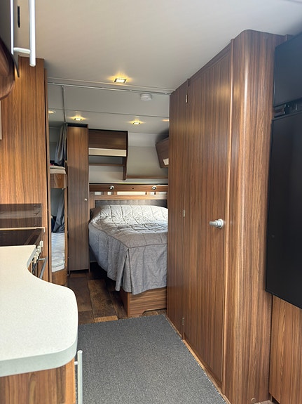 Polar Polar 590 BK 2020 – familievogn med Alde gulvvarme og Kampa 330 lufttelt 21 of 22