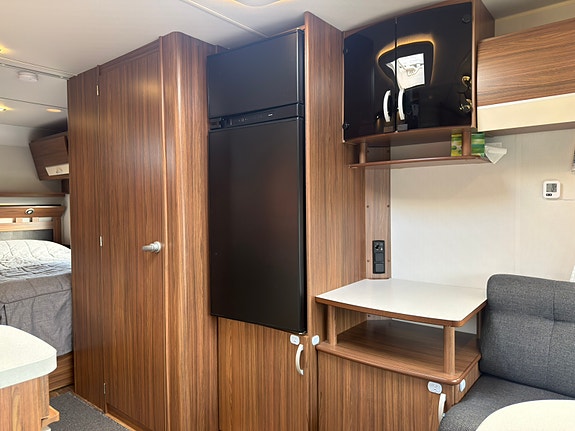 Polar Polar 590 BK 2020 – familievogn med Alde gulvvarme og Kampa 330 lufttelt 20 of 22