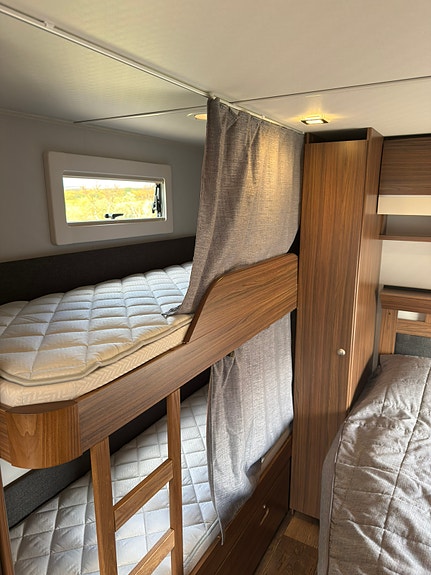 Polar Polar 590 BK 2020 – familievogn med Alde gulvvarme og Kampa 330 lufttelt 11 of 22